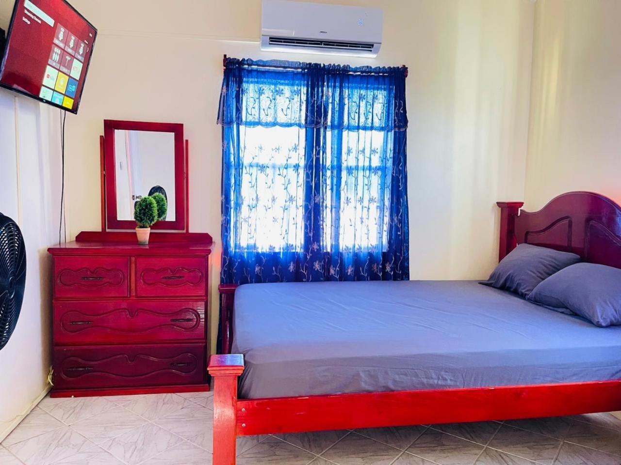 Castle Berry Apartments Kingstown Luaran gambar