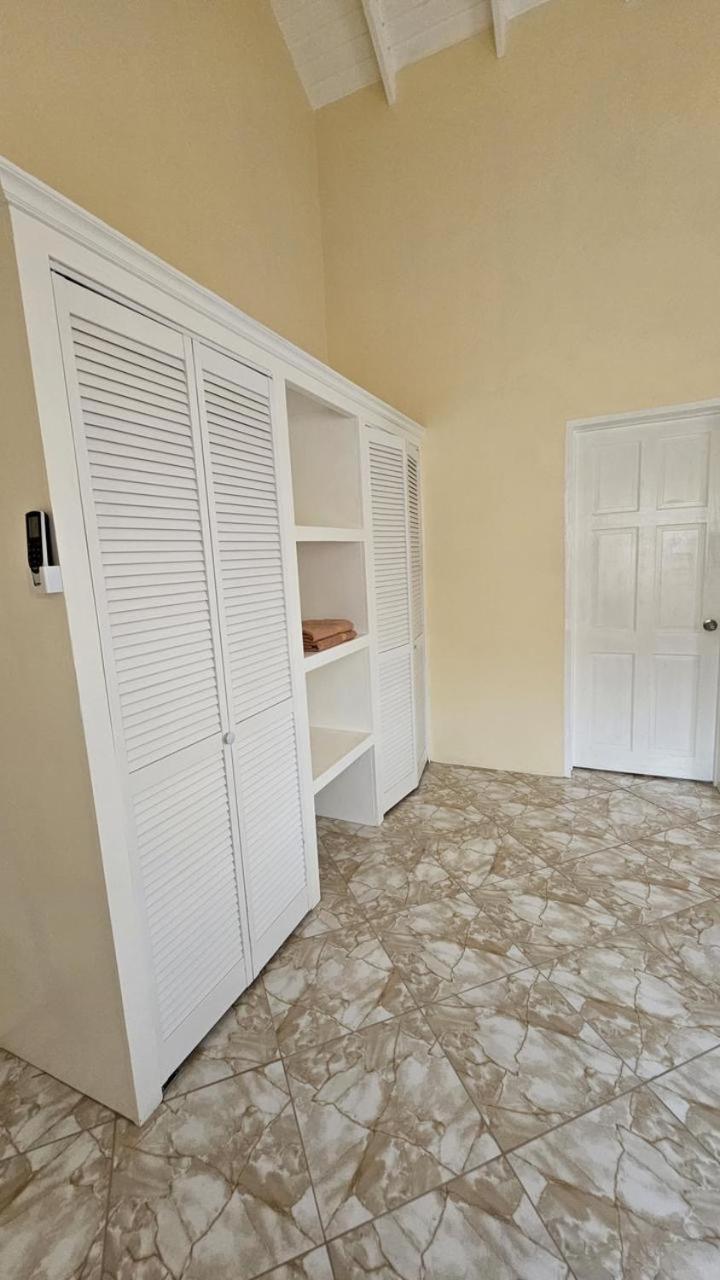 Castle Berry Apartments Kingstown Luaran gambar