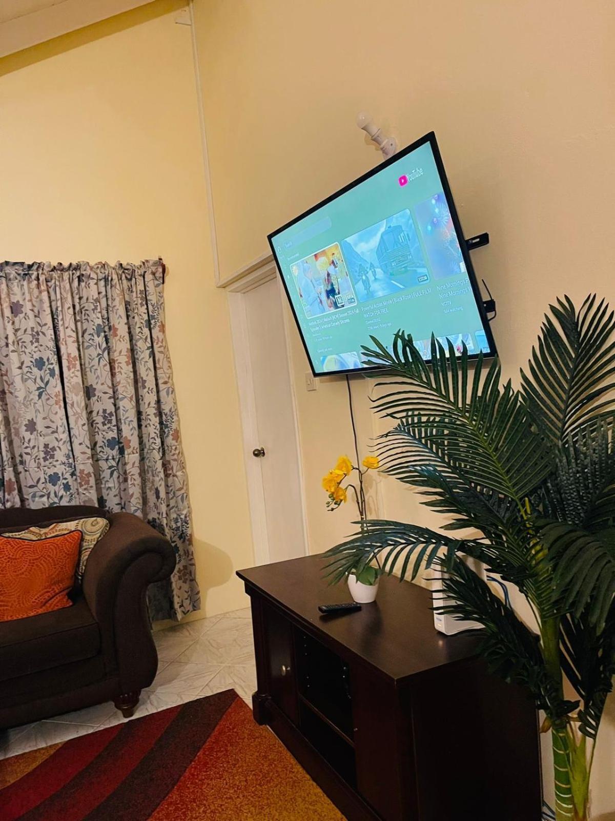 Castle Berry Apartments Kingstown Luaran gambar