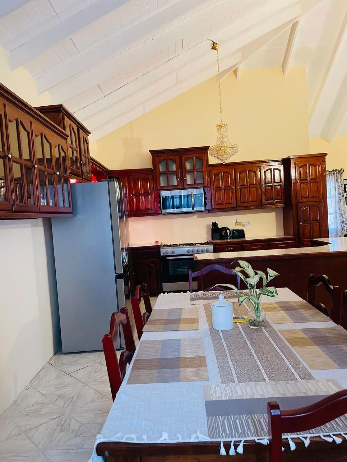 Castle Berry Apartments Kingstown Luaran gambar